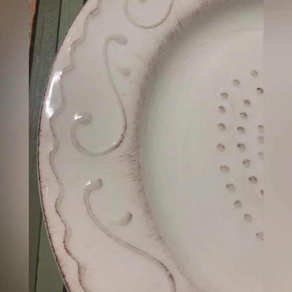 Vintage Ceramiche Toscane Hand-Painted Raised Heart Plate 9” - Picture 5 of 8